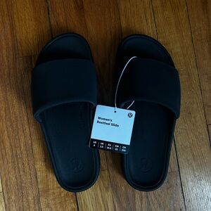 lululemon athletica Black Women's Restfeel Slide
